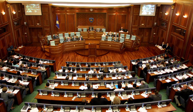 Opozita ka mospajtime me projektligjin për dialogun me Serbinë