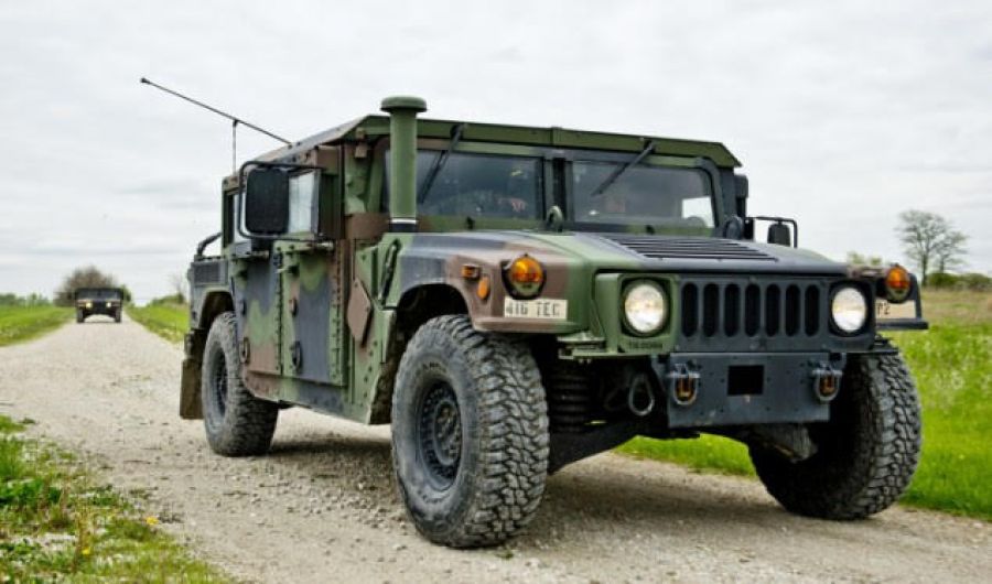 Mbërrijnë në Prishtinë automjetet ushtarake amerikane për ushtrinë e Kosovës