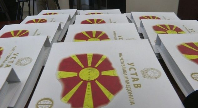 Aleanca për Shqiptarët paraqet dy amendamente në Kushtetutën e Maqedonisë, njëri lidhet me Kosovën