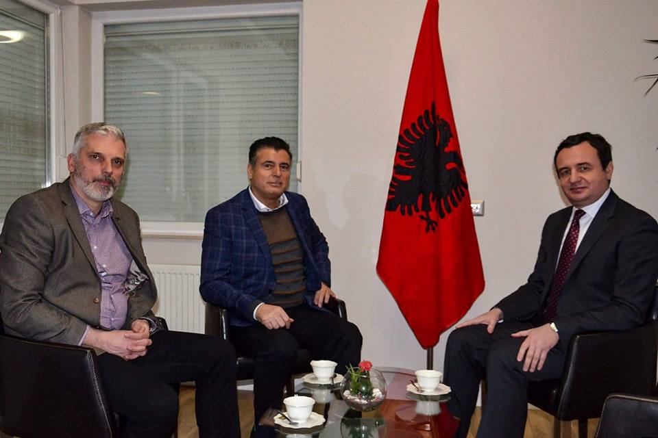 Takohet Albin Kurti dhe Agim Bahtiri, bisedojnë për bashkimin e Mitrovicës
