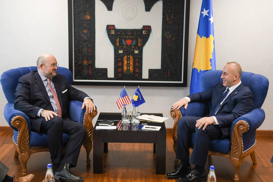 Haradinaj para takimit me ambasadorin Kosnett, takohet me një amerikan tjetër