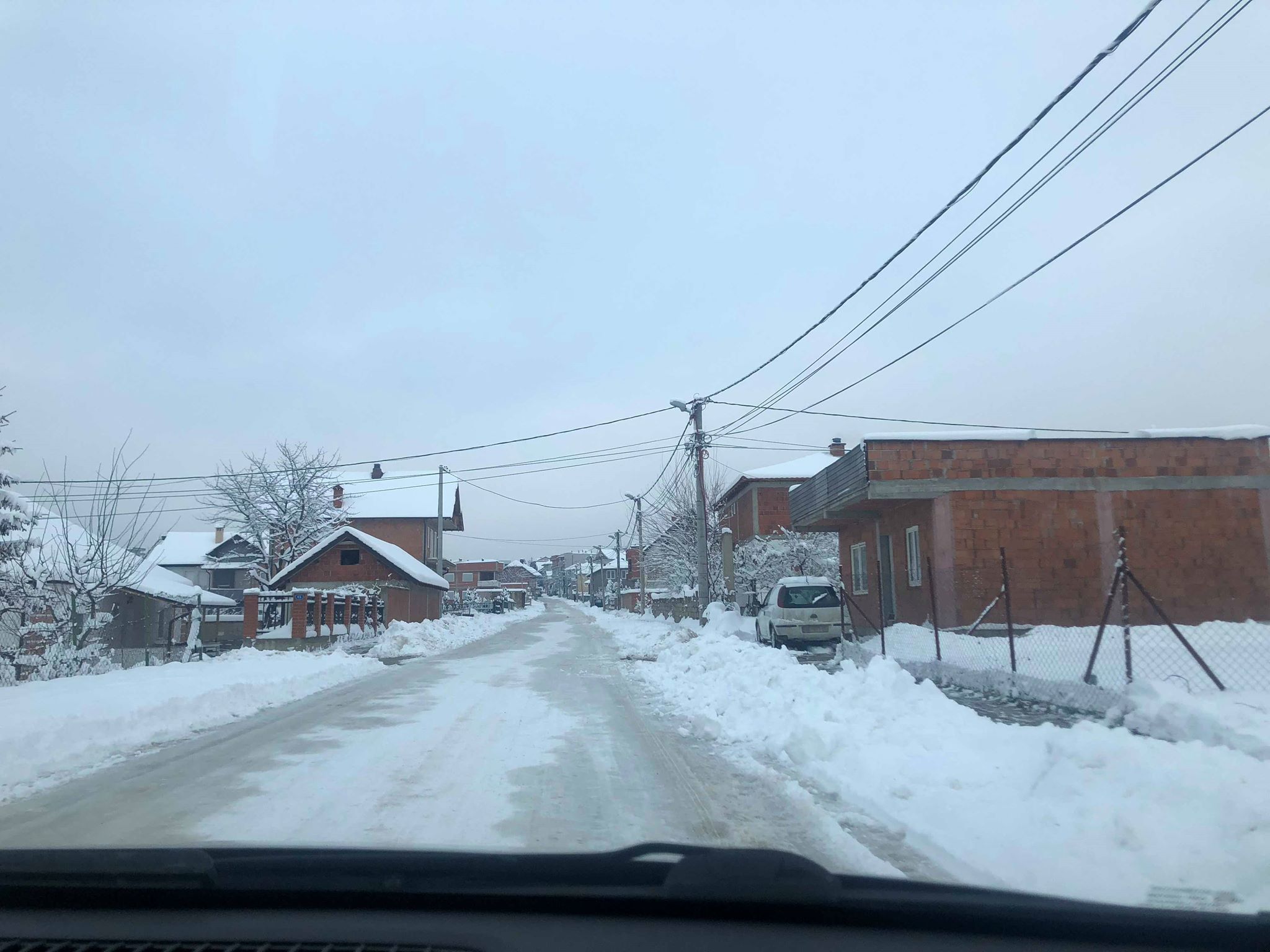 Komuna thotë se i pastroi rrugët në Gjilan, banorët ja dëshmojnë të kundërtën