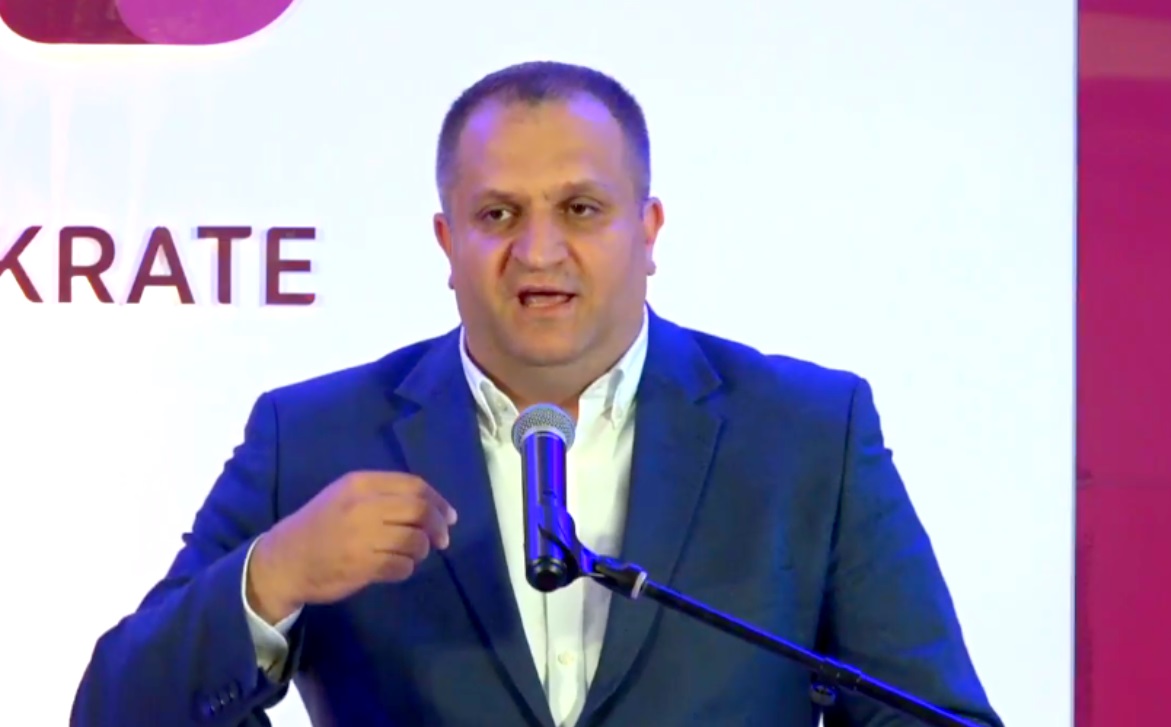 Shpend Ahmeti: PSD mund të largohet nga Ekipi Negociator