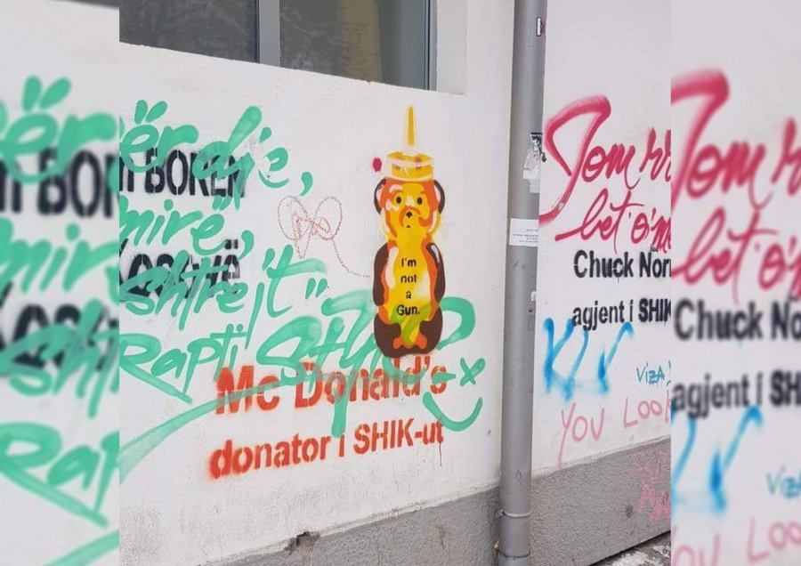 Vetëvendosja: Ende asnjë reagim nga policia e prokuroria për grafitet kërcënuese