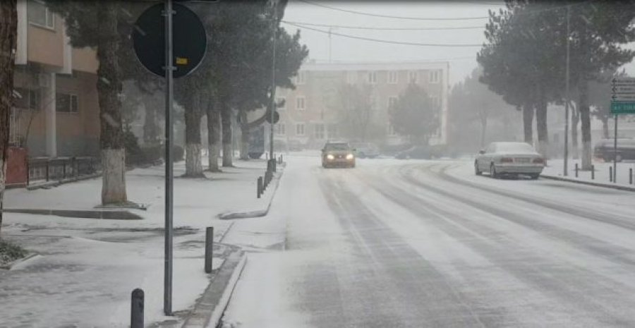 Mbyllen shkollat në disa fshatra të Shqipërisë, shkak i ftohti