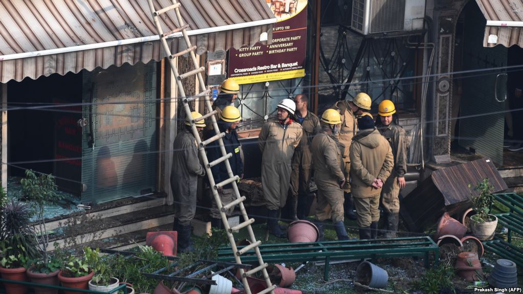 Kaq persona kanë humbur jetën nga zjarri në një hotel në Indi