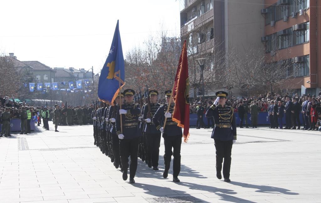 Emocionuese: Parakalimi i Ushtrisë së Kosovës në 11 vjetorin e Pavarësisë (FOTO)