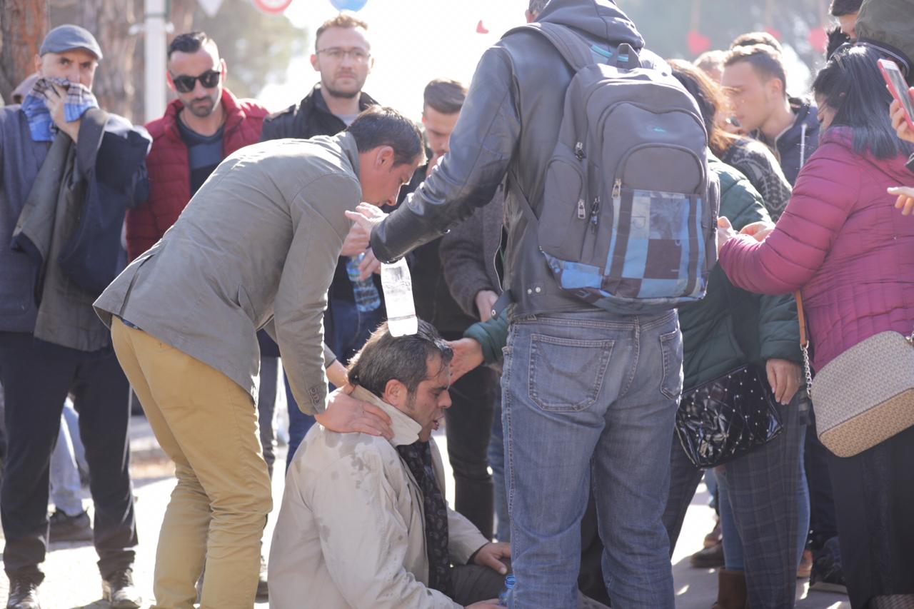 Eskalon protesta në Shqipëri, ka edhe të plagosur