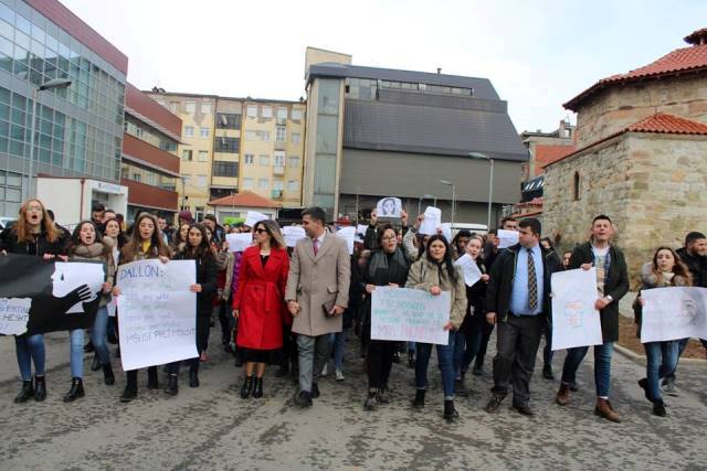 Edhe kjo komunë proteston për rastin e nxënëses nga Drenasi