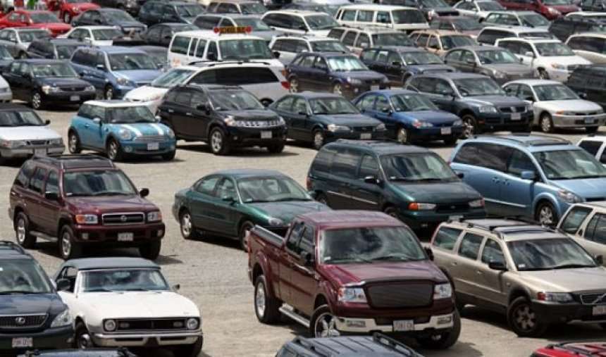 Sa para shpenzuan kosovarët për një vit për zhdoganimin e veturave?