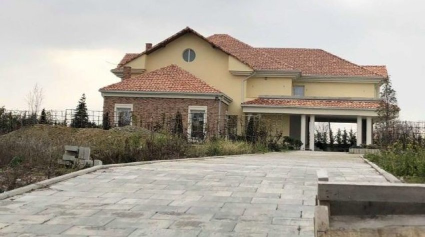 AKK-ja: Thaçi shtëpinë e re ende nuk e ka deklaruar si pasuri