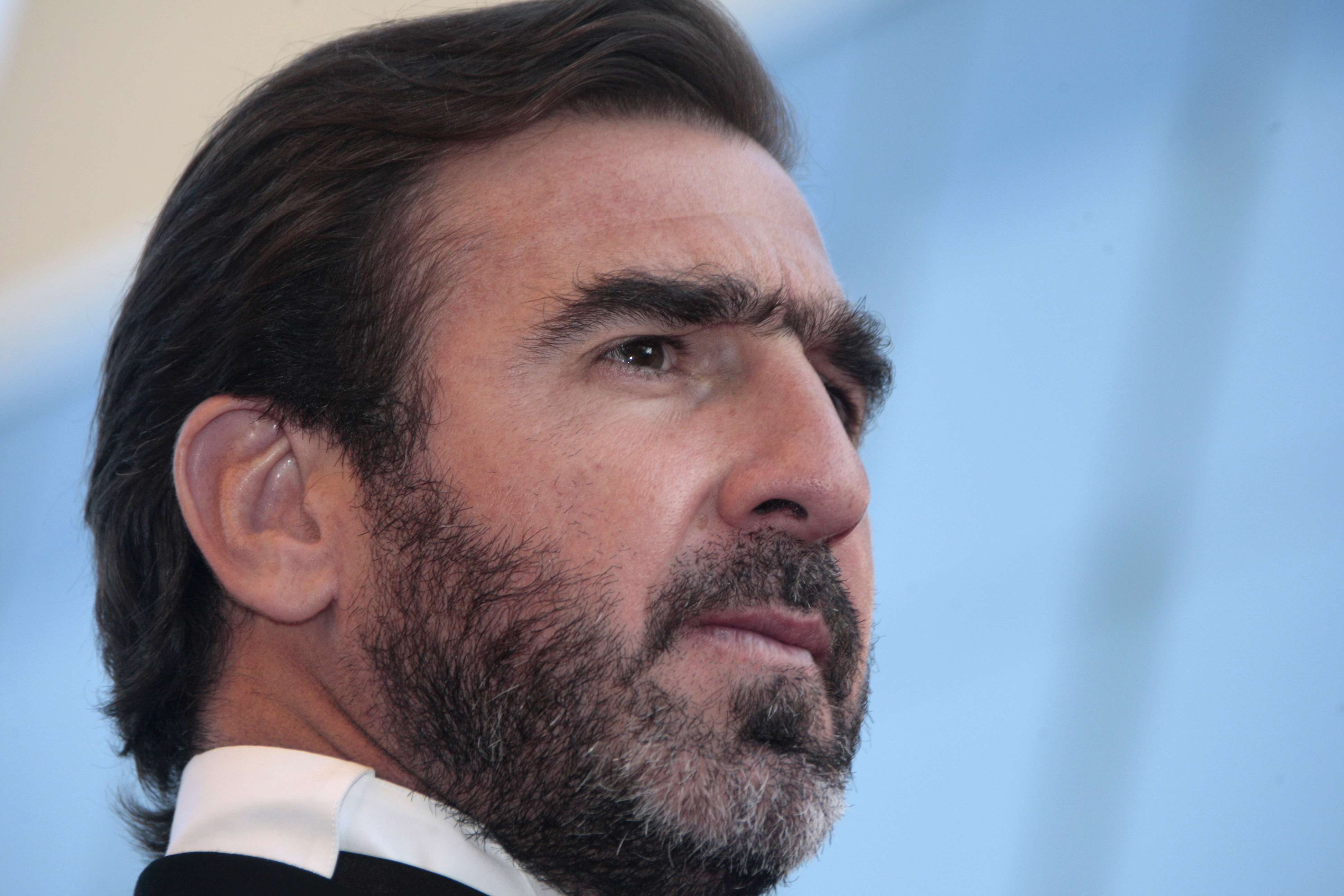 Cantona tregon kampionin e premier ligës