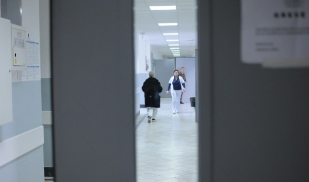 Kirurgët vazhdojnë grevën, duan pagë 1,900 euro