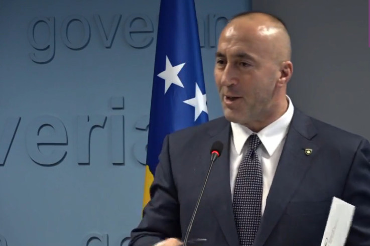 Haradinaj s’ndryshon mendim për taksën, thotë se s’ka dialog me shantazhe