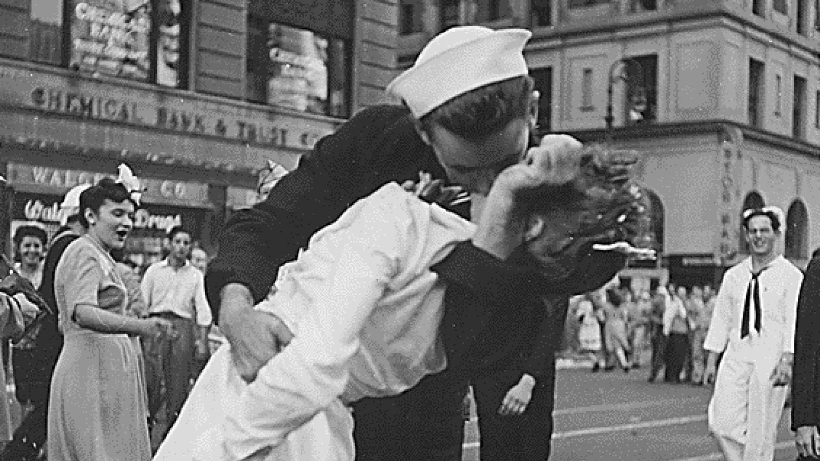 Ndërron jetë marinari i puthjes së famshme në Times Square