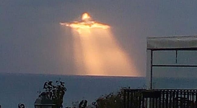 Shfaqet imazhi i Jezusit në qiellin e Italisë