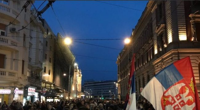 Vazhdojnë protestat në Serbi kundër Vuçiqit
