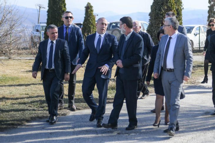 Haradinaj viziton këto kompani vendore