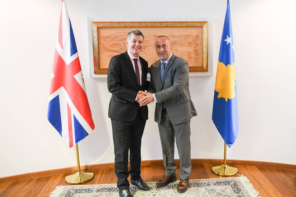 Haradinaj në takim me diplomatin britanik: Kosova e interesuar për arritjen e marrëveshjës finale me Serbinë