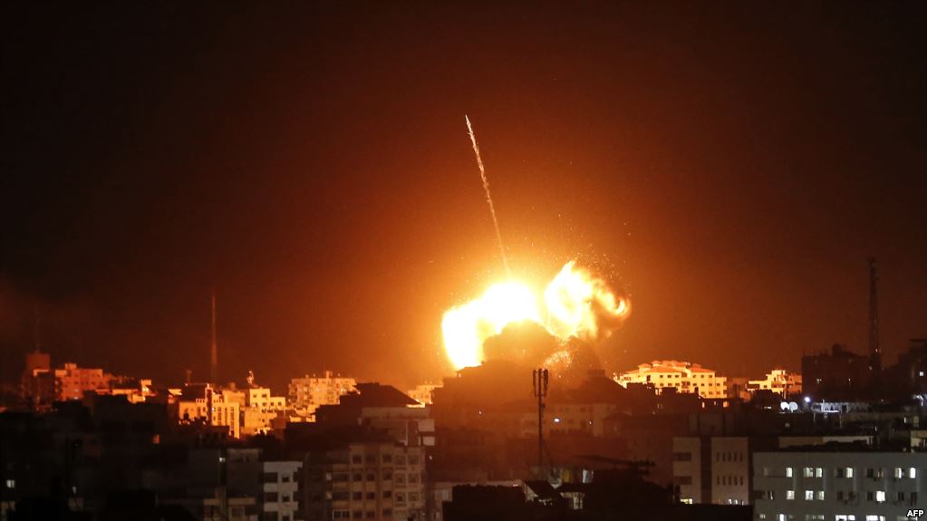 Izraeli sulmon caqe të Hamasit në Rripin e Gazës