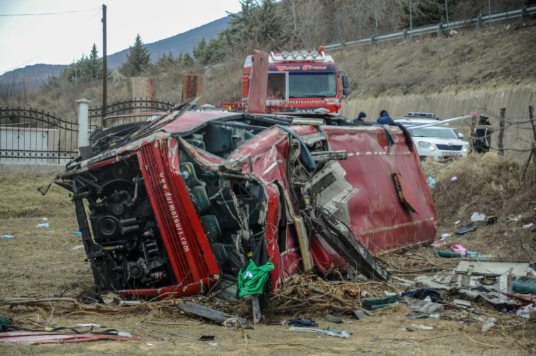 Ndërron jetë 19-vjeçarja e lënduar në aksidentin tragjik në autostradën Shkup-Tetovë, shkon në 16 numri i viktimave