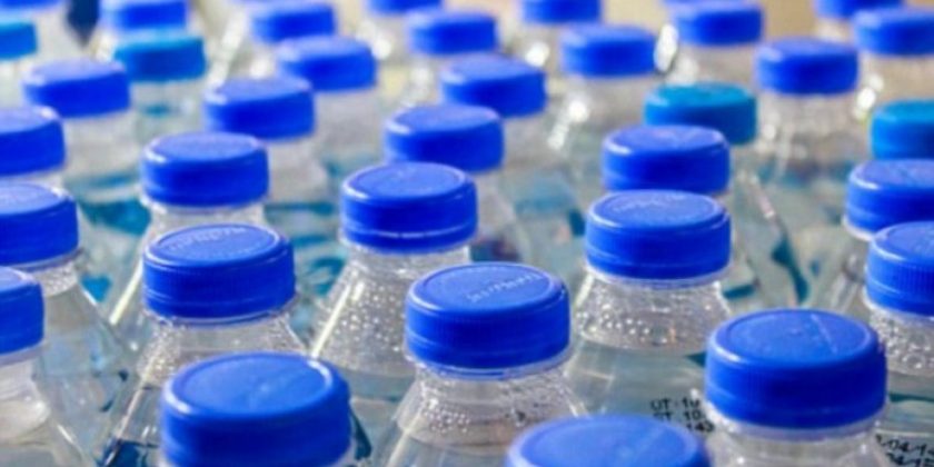 Uji në shishe të plastikës shkakton kancer