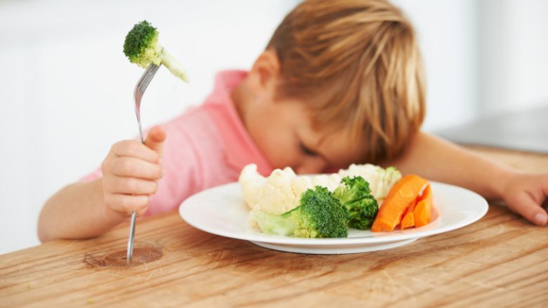 Pse fëmijët refuzojnë t’i hanë perimet?