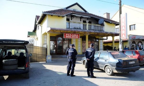 Arrestohen dy furrtarë nga Kosova në Serbi, kishin publikuar fotografi me shqiponjë në Facebook.