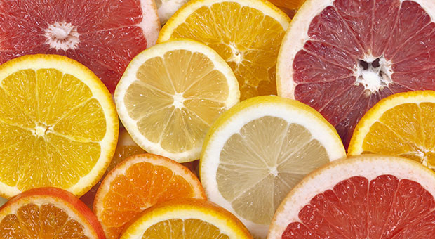Përfitimet shëndetësore që merrni sa herë hani qitro, portokaj ose limona