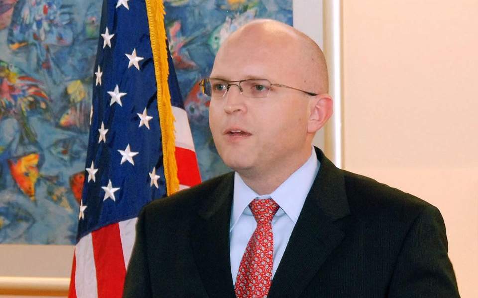 Reeker: Taksa po rrezikon marrëdhëniet SHBA-Kosovë