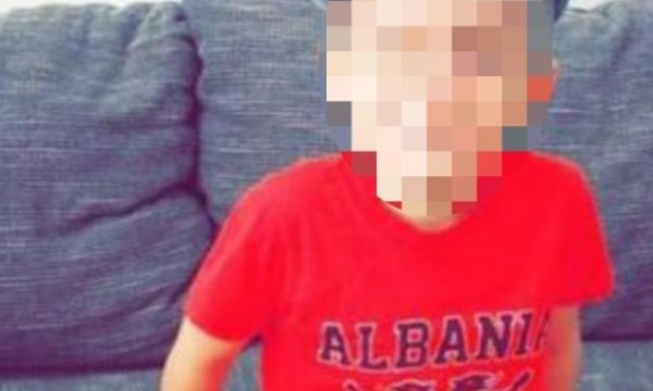 Prindërit e 7 vjeçarit e përjashtojnë mundësinë që biri i tyre u vra për motive raciste