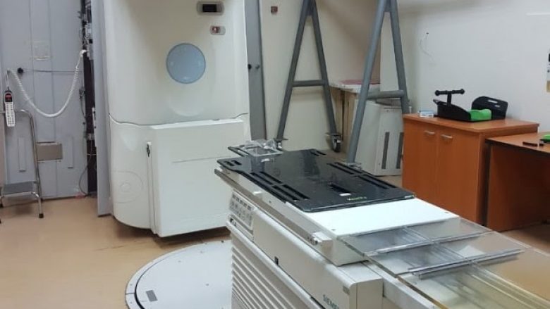 Në QKUK, rikthehet aparatura e radioterapisë