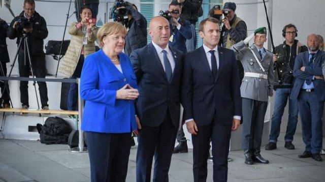 Pacolli: Merkel dhe Macron i bënë presion Haradinajt për suspendimin e taksës