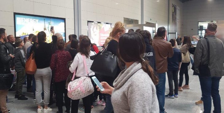 10 orë pa përgjigje, pasagjerët vazhdojnë pritjet në ANP “Adem Jashari”