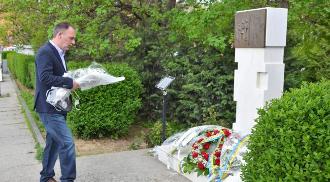 Limaj: Serbia të kërkoj falje dhe të heq dorë nga mohimi i krimeve të kryera në Kosovë
