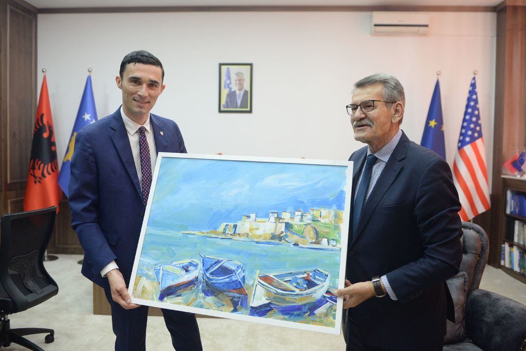 Ministri Shala dhe kryetari i Ulqinit dakordohen për rritje të bashkëpunimit në fushën e turizmit