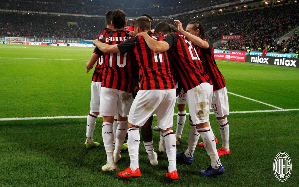 Milani bën “çmenduri” për yllin e Napolit