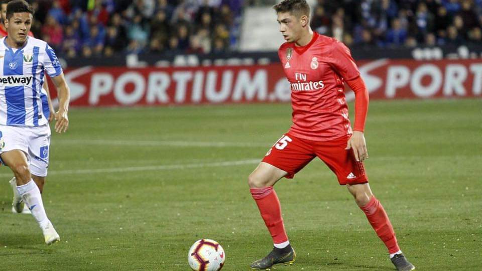 Real Madrid vendos për të ardhmen e yllit të ri të skuadrës