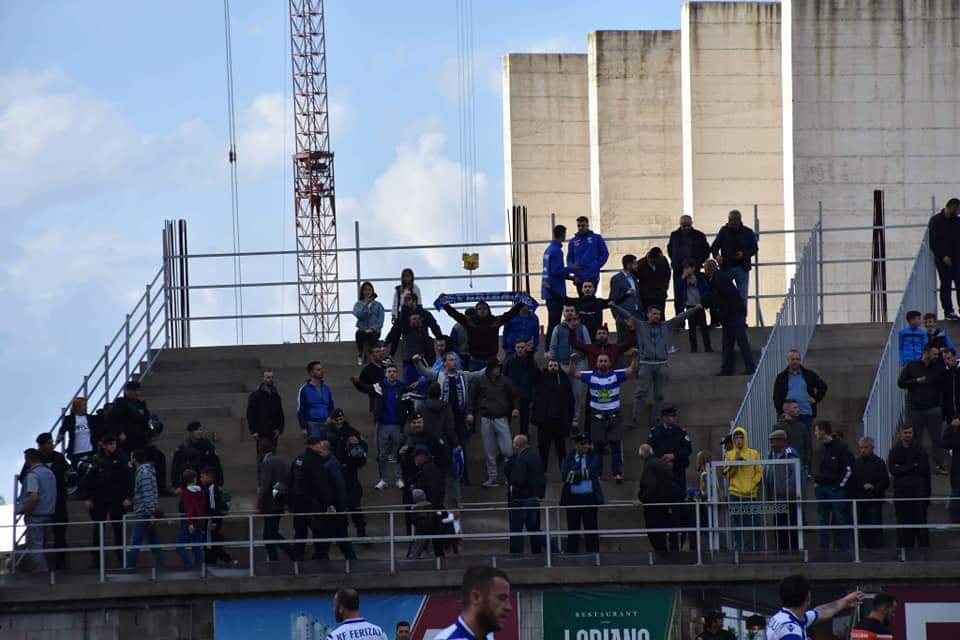 Reagon tifo grupi “Ultras Ujqit” pasi nuk u lejuan të udhëtojnë në Therandë