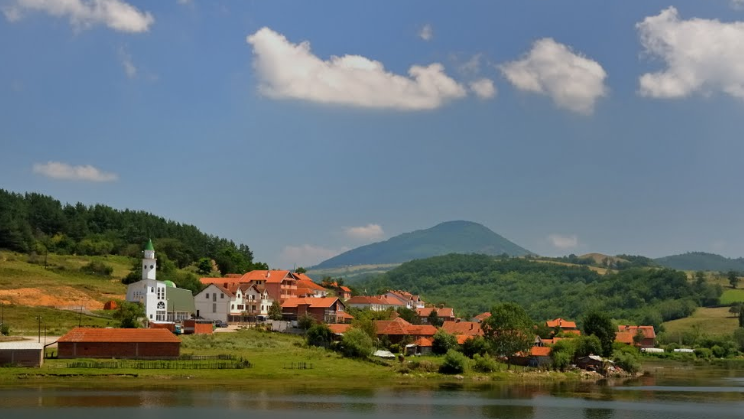 Matoshi tregon se kur do të kryhen kolektorët e ujërave të zeza në Batllavë e Orllan