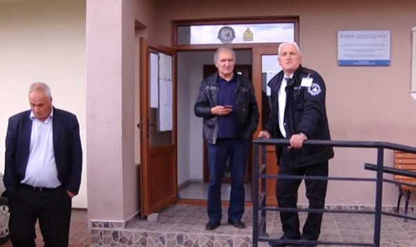 Banorët shqiptarë të Kllokotit thonë se po diskriminohen nga kryetari serb