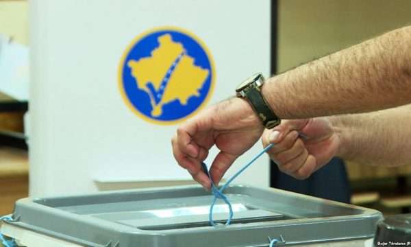 Askush nuk do të mund të votojë më 6 tetor pa dokumente valide të Kosovës, as serbët