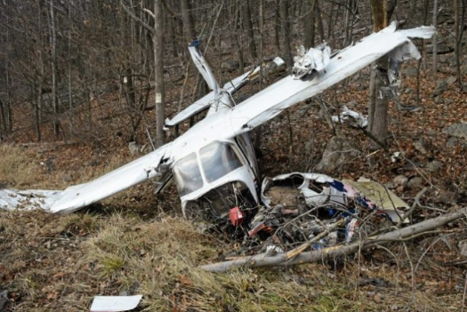 Rrëzohet një aeroplan i vogël në Maqedoni, pëson e gjithë familja