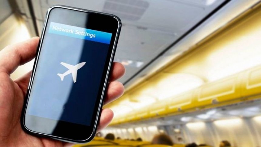 A e dini se çfarë ndodh nëse harroni të vendosni telefonin në ‘Plane Mode’ kur jeni në avion?