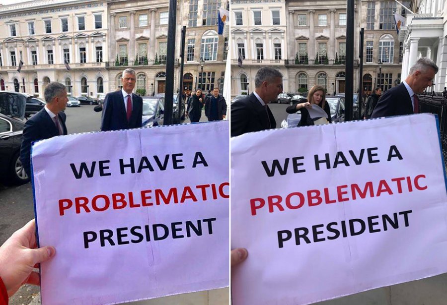 Thaçi në Londër pritet me parullat “Ne kemi një president problematik”