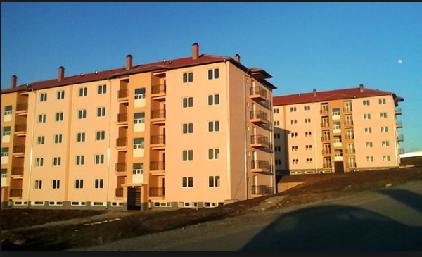 Mijëra qytetarë të Kosovës jetojnë në banesa pa pranim teknik