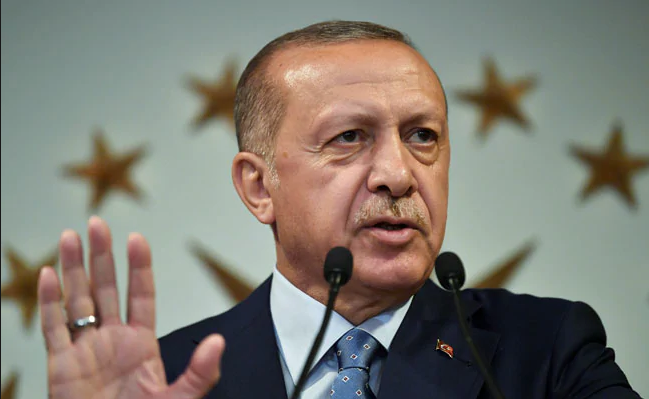 Erdogan kërcënën Evropën se do të hap portat për refugjatët nëse kundërshton politikën e tij