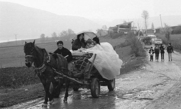 Rrëfimi i fotografit gjerman për krimet serbe dhe shkatërrimin e Kosovës gjatë luftës