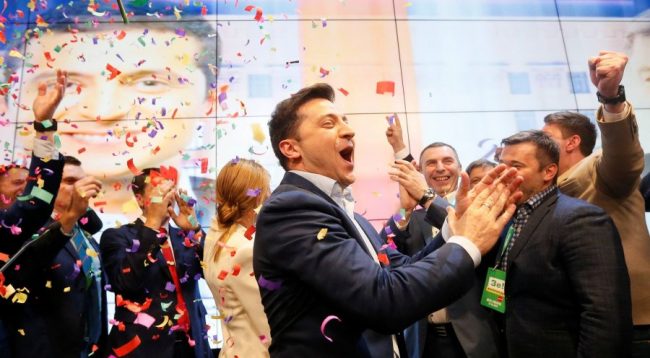 Komediani Zelenskiy fitoi bindshëm zgjedhjet presidenciale në Ukrainë