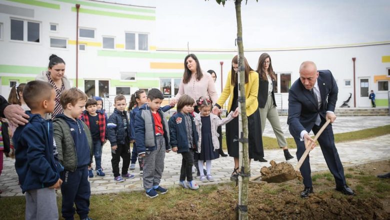 Haradinaj mbjell pemën dhe sfidon Albin Kurtin